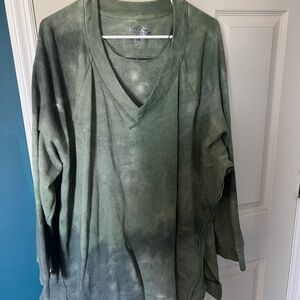 Terra & Sky Green Ombre V-Neck Sweatshirt